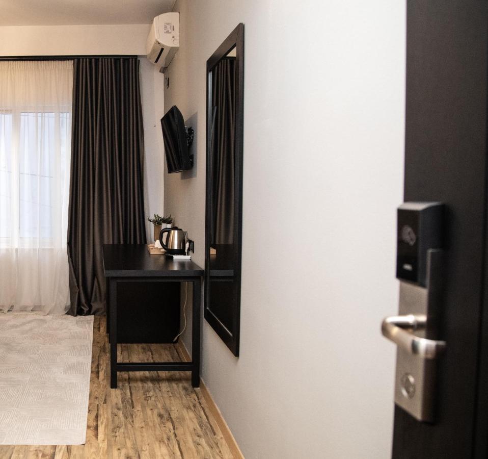 טיראנה Triss Hotel מראה חיצוני תמונה